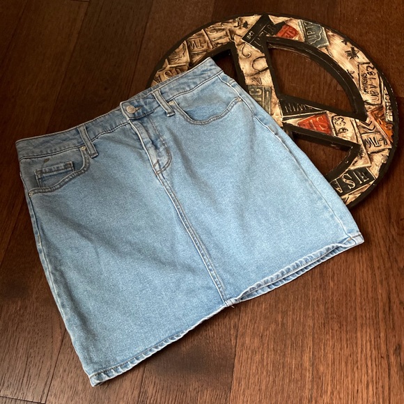 Mossimo Women’s Denim Skirt 8 - Picture 1 of 3